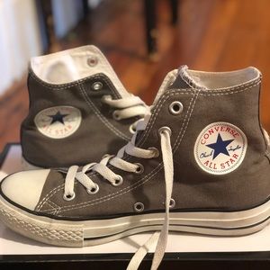 Men’s 5/ women’s 7 converse all star high tops